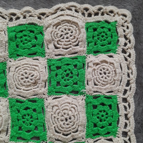 Homemade Knit Blanket Green Tan Floral 3D detail 28x16" Throw - Picture 12 of 12
